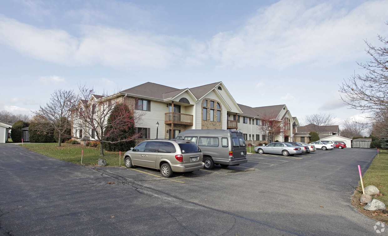 The Sunset Meadows Apartments Apartments in Delavan, WI