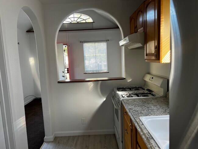 Building Photo - 455 2nd St
