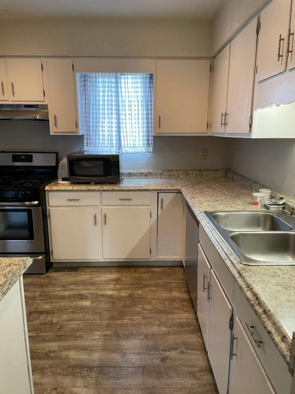 Building Photo - 3707 Ellerdale Dr