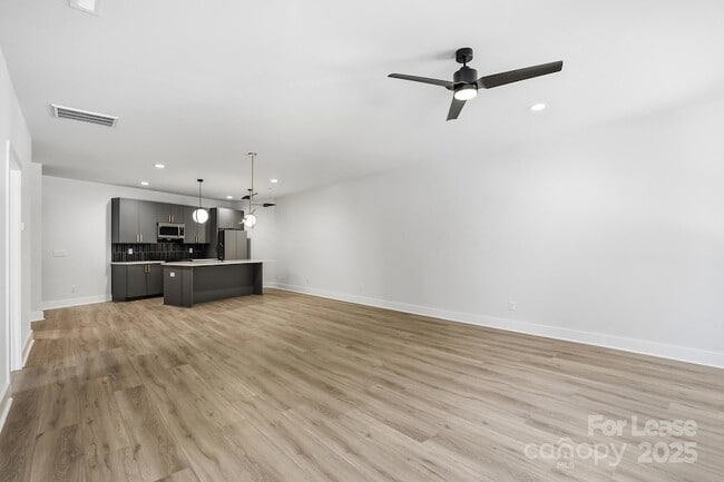 Foto del edificio - 1306 Carolyn Dr