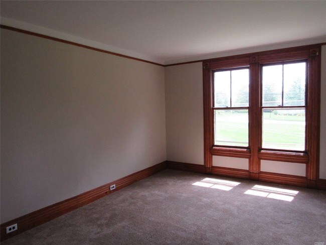 Building Photo - 4678 Sound Ave
