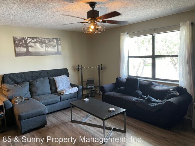 Building Photo - 1 br, 1 bath House - 596 Wickham Rd #44