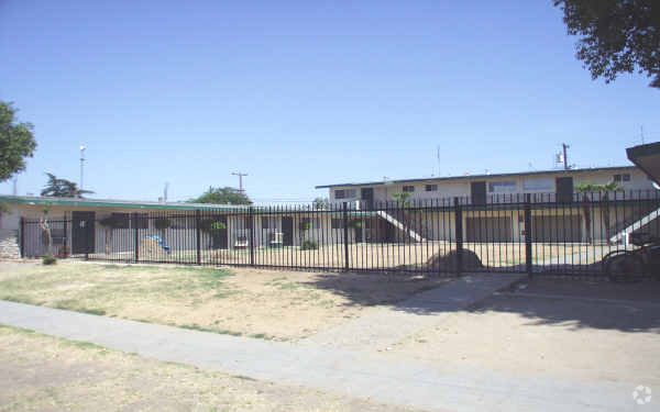 Primary Photo - 2208 W Princeton Ave