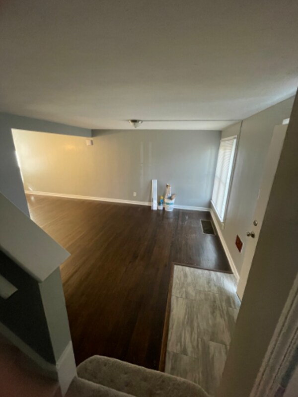 Building Photo - 1422 Wentworth Ave