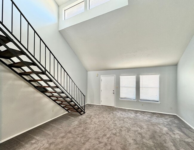 Building Photo - 6899 NW Willow Springs Dr