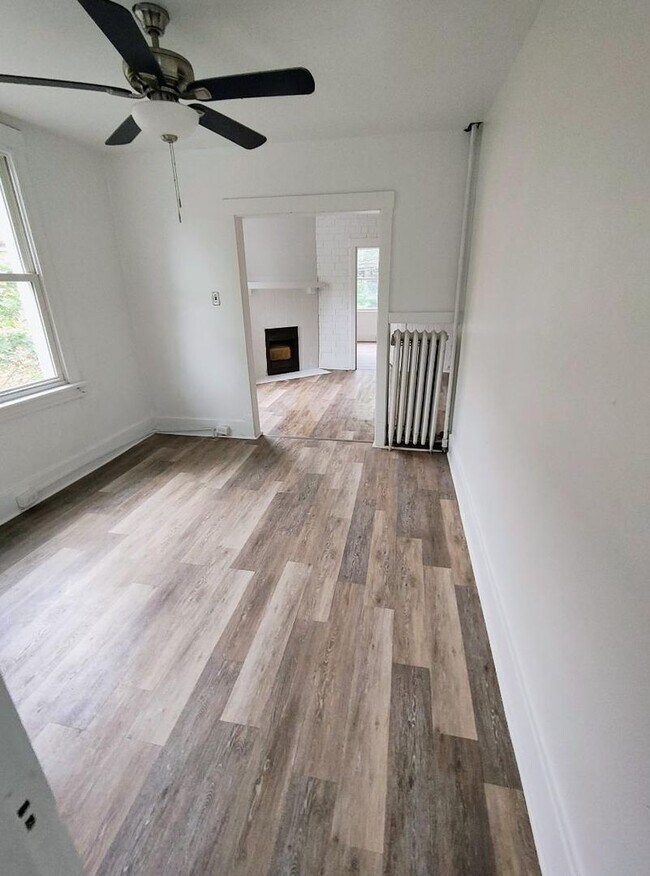 Foto del edificio - 228 Reifert St