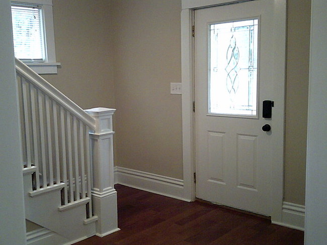 Building Photo - Great 4 bedroom 1.1 bath and 1 car garage