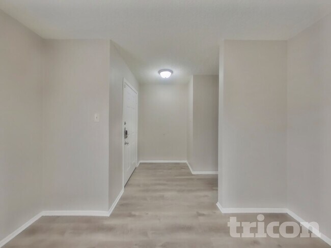 Foto del edificio - 15022 Old Creek St