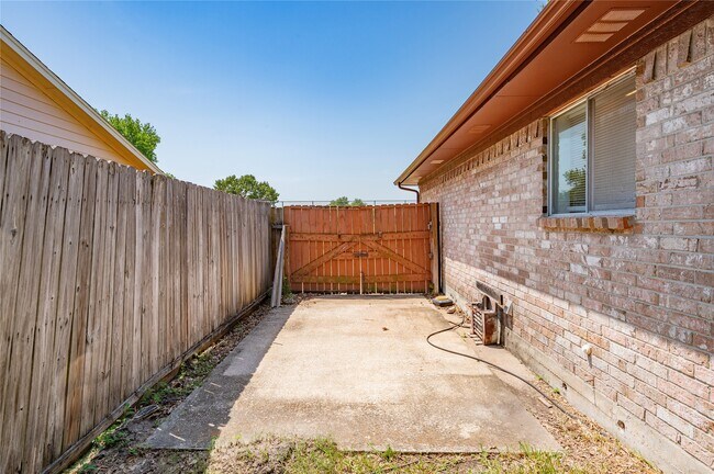 Foto del edificio - 2906 Heatherwood Dr