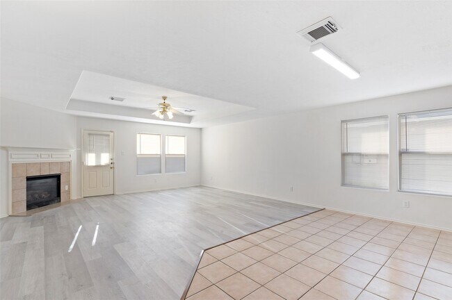 Foto del edificio - 2923 Katy Briar Ln