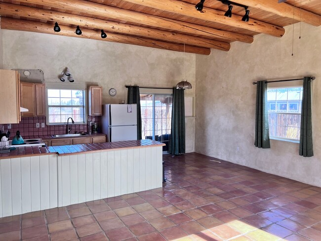 Building Photo - 26 Balsamo Ln