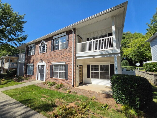 Foto del edificio - 21231 Hickory St