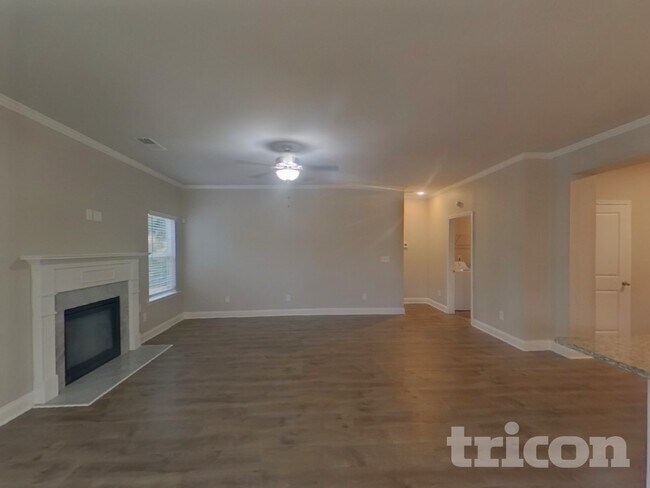 Foto del edificio - 6206 Baltusrol Terrace