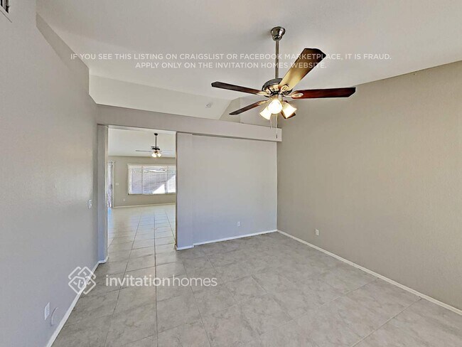 Foto del edificio - 1655 E Redfield Rd