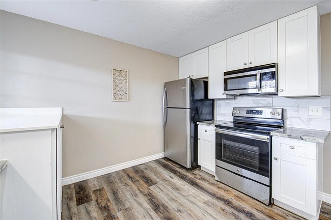 Foto del edificio - 2101 Fountain View Dr