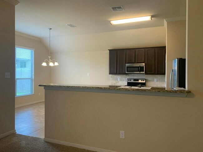 Building Photo - 5607 Markham Dr