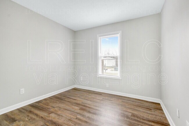 Foto del edificio - 419 Wood Creek Dr