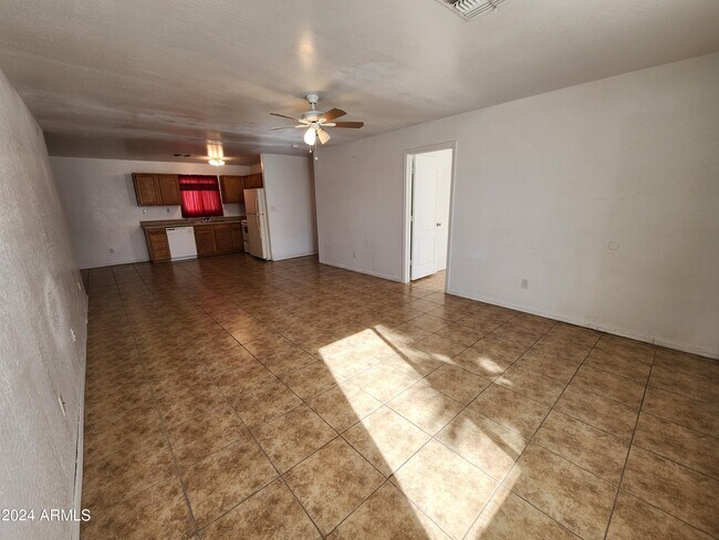 Building Photo - 15856 S Moon Valley Rd