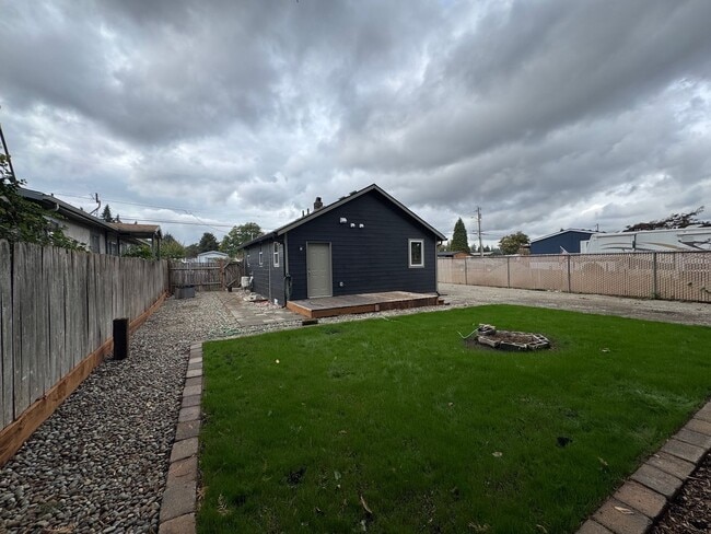 Building Photo - Newly Updated One-Level Home in Vancouver