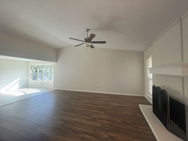 Building Photo - 2201 Sage Ln