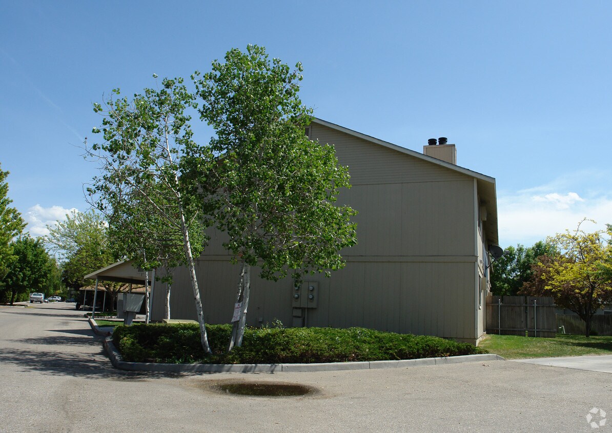 Foto del edificio - 6611-6768 W Denton Ln