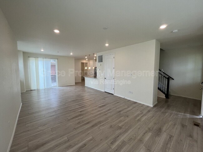 Foto del edificio - 17626 Olive St