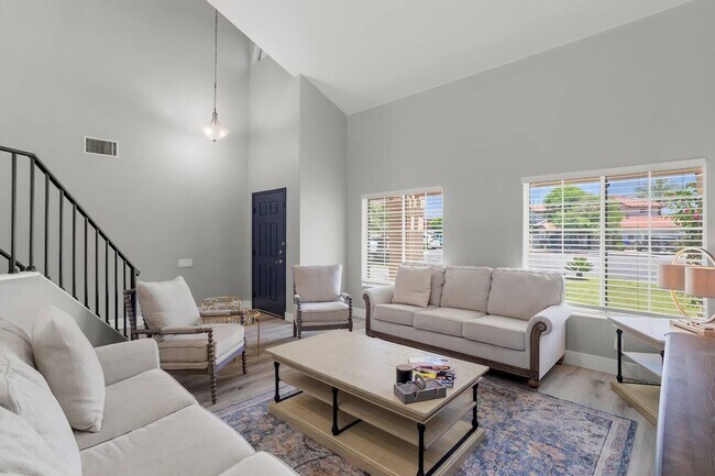 Building Photo - Pool Home in Palm Desert