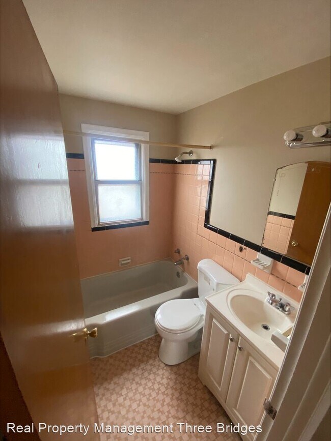 Building Photo - 3 br, 1 bath House - 9710 Calumet Drive