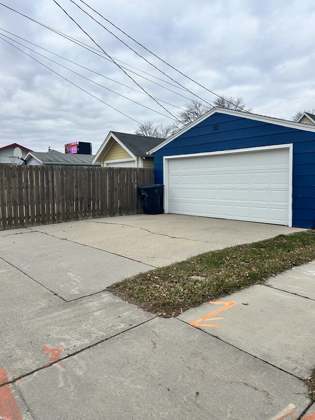 Building Photo - 1201 University Ave