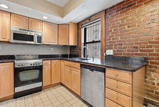 Building Photo - 111 Jersey St