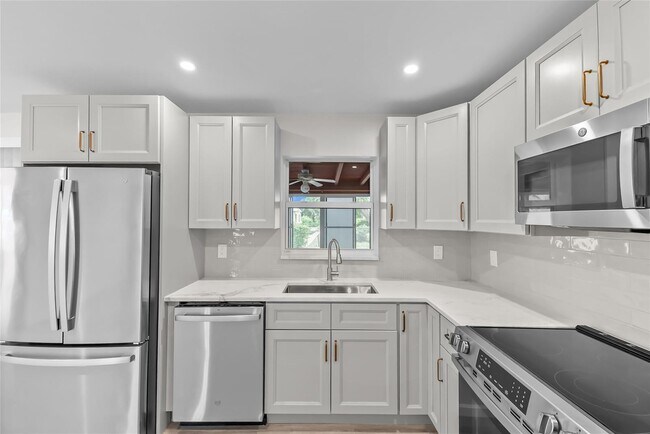 Foto del edificio - 908 Lighthouse Dr