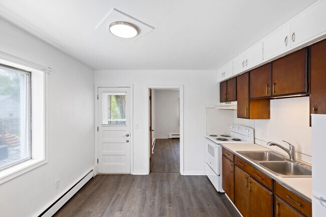 Foto del interior - Colonial Manor (GL62,LLC)