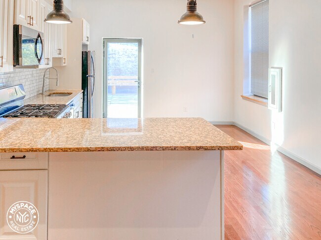 Foto del edificio - 604 Monroe St