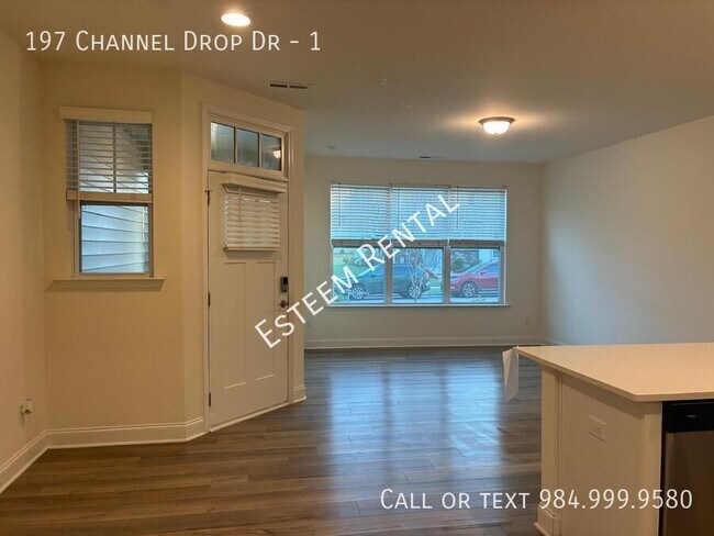 Foto del edificio - 197 Channel Drop Dr