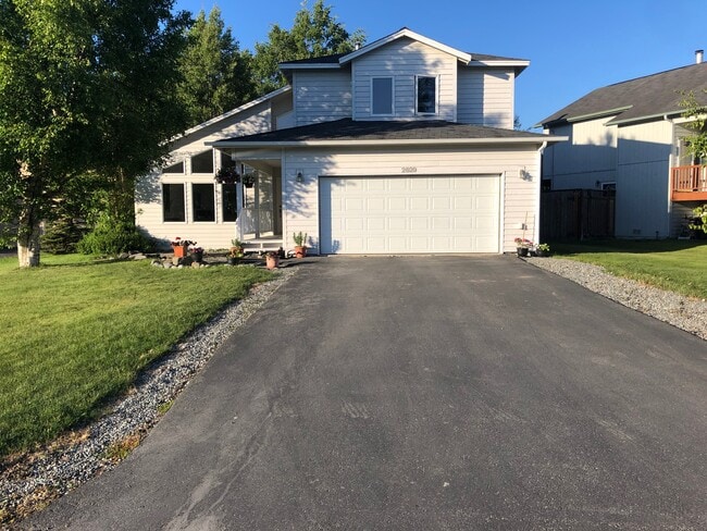 Long driveway for extra parking - 2629 Puffin Point Cir