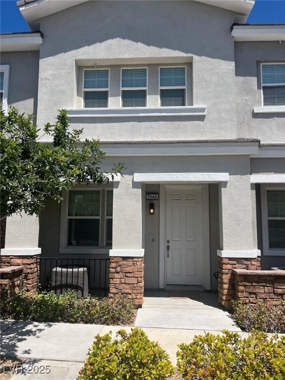 Foto del edificio - 7584 Nicklin St