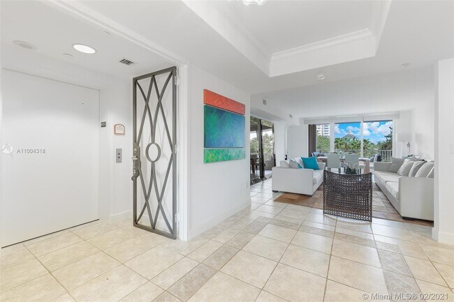 Foto del edificio - 789 Crandon Blvd