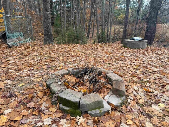 Foto del edificio - 192 Dorrs Corner Rd