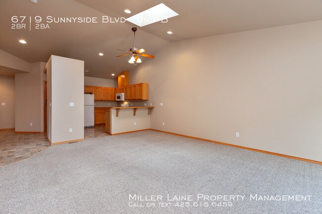 Building Photo - Bright and Sunny Marysville 2 Bedroom!