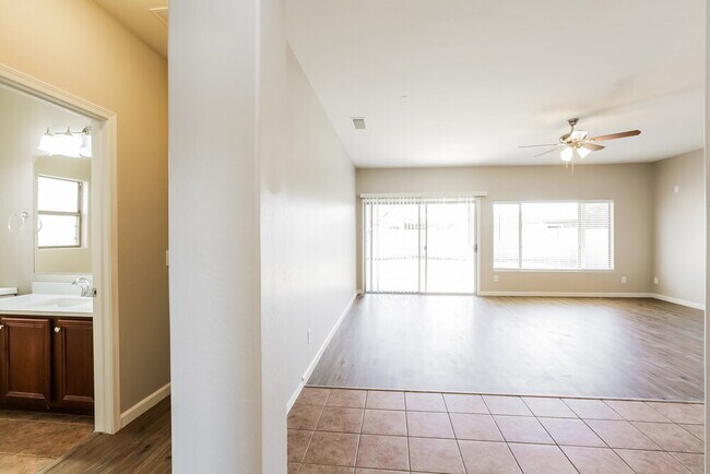 Foto del edificio - 5305 S 52nd Dr