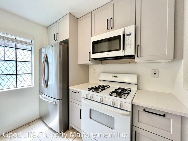 Building Photo - 2 br, 2 bath House - 10303 Azuaga St Unit 15