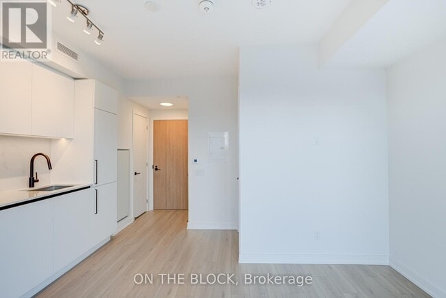 Photo du bâtiment - 35 Parliament St