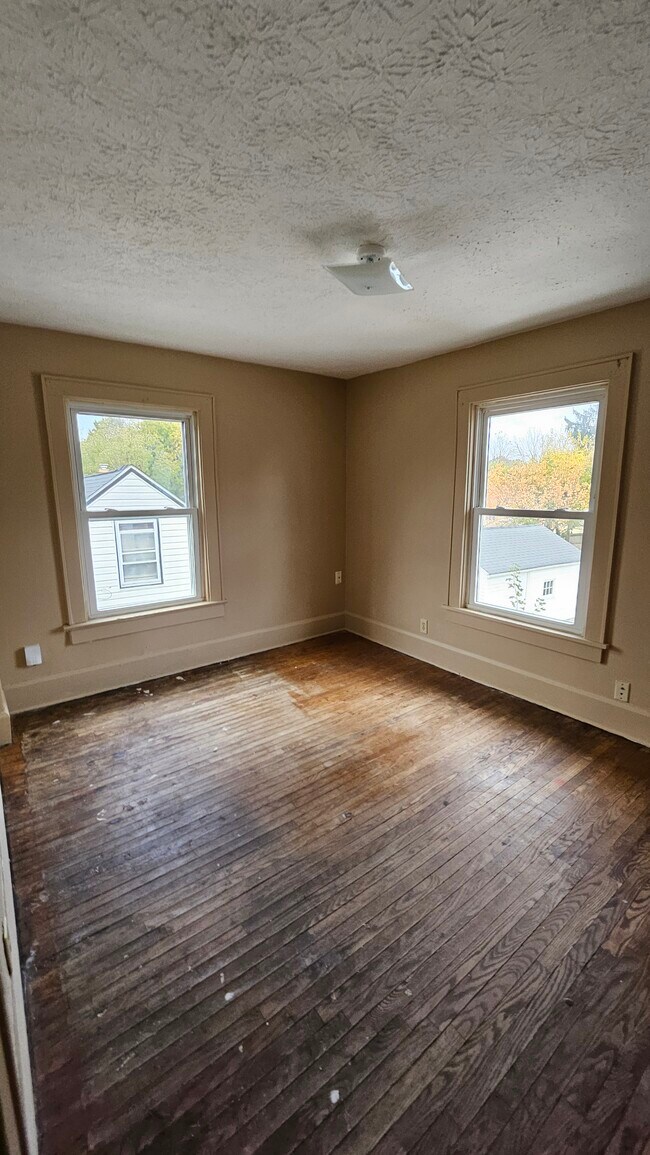Building Photo - 1407 18th St NW