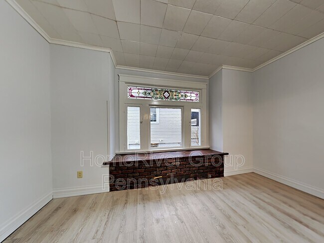 Foto del edificio - 913 Warren Ave