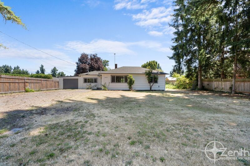 Foto principal - 4207 NE 59th Ave