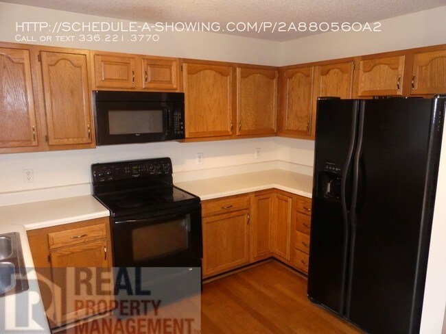 Foto del edificio - 618 Farmwood Dr