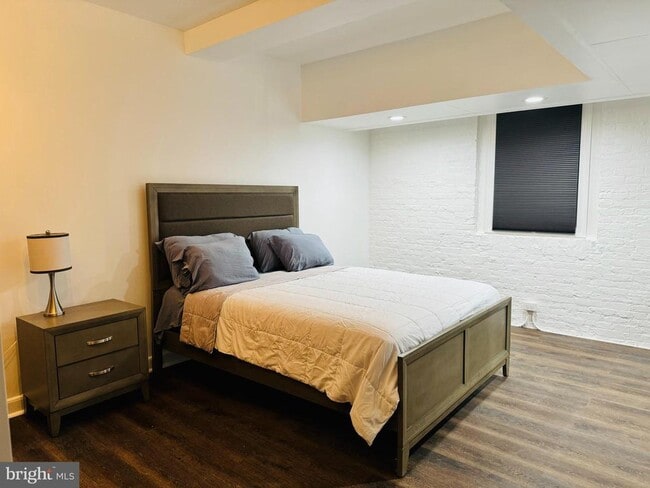 Building Photo - 3401 Greenway