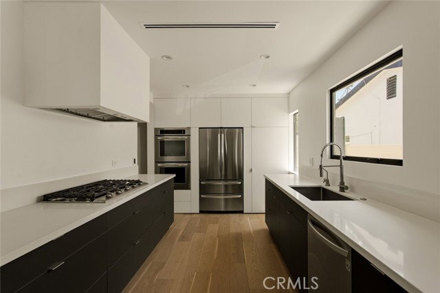 Foto del edificio - 9846 Cabanas Ave
