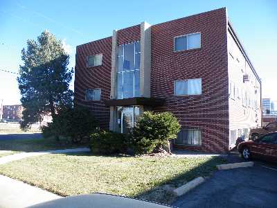 Building Photo - 1690 Paris St