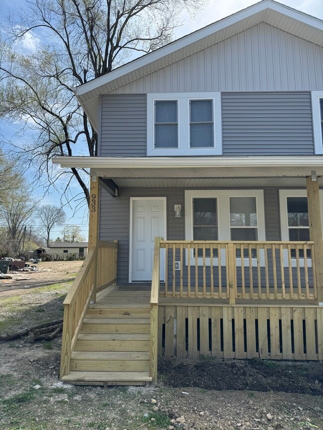 Building Photo - 931-933-933 Lawrence Dr